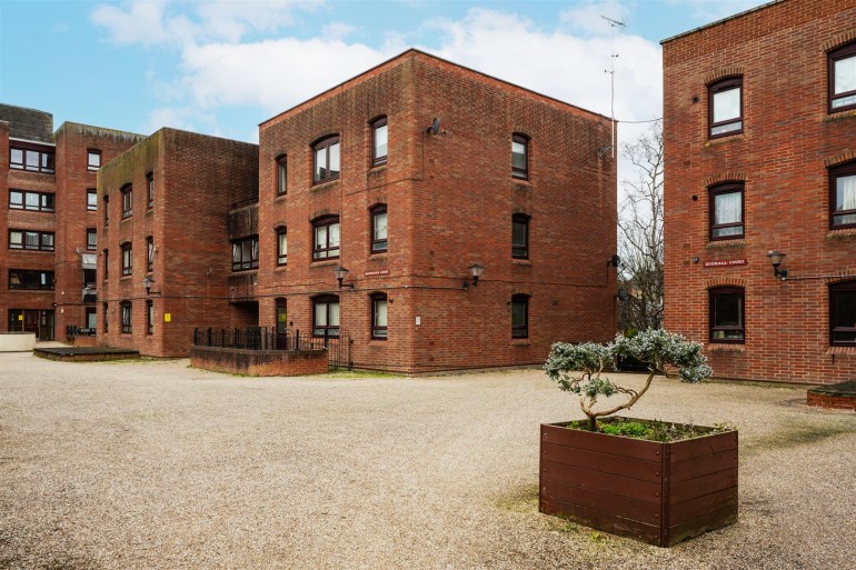 Maverdine Court, Gloucester