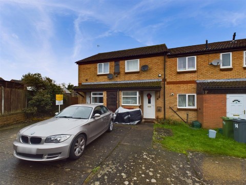 View Full Details for Chestnut Close, Quedgeley, Gloucester